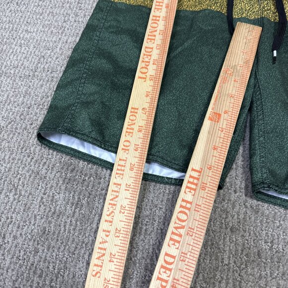 RVCA Board Shorts Green Drawstring Men’s Size 32 - Picture 3 of 10